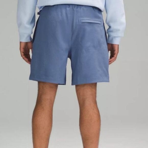 Lululemon Relaxed fit Pull-On Short Light Woven Size XXL - Picture 3 of 8